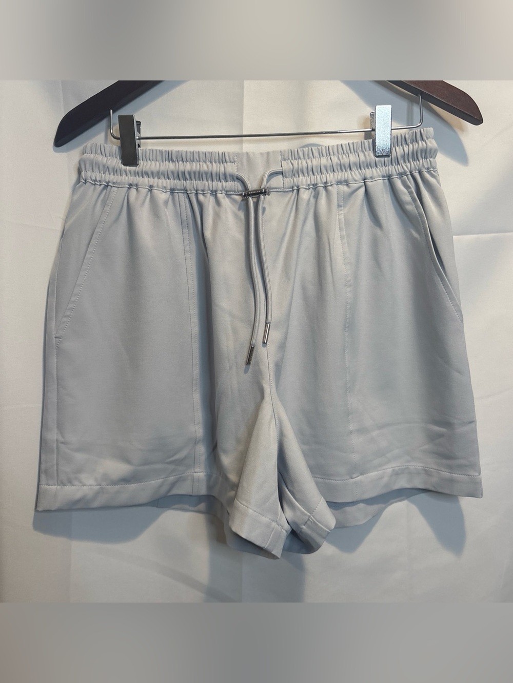Varley Esmond Mid Rise 3” Shorts